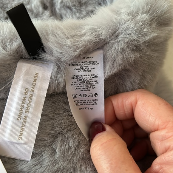 Ann Taylor Faux-Fur Scarf, NWT - Picture 5 of 5